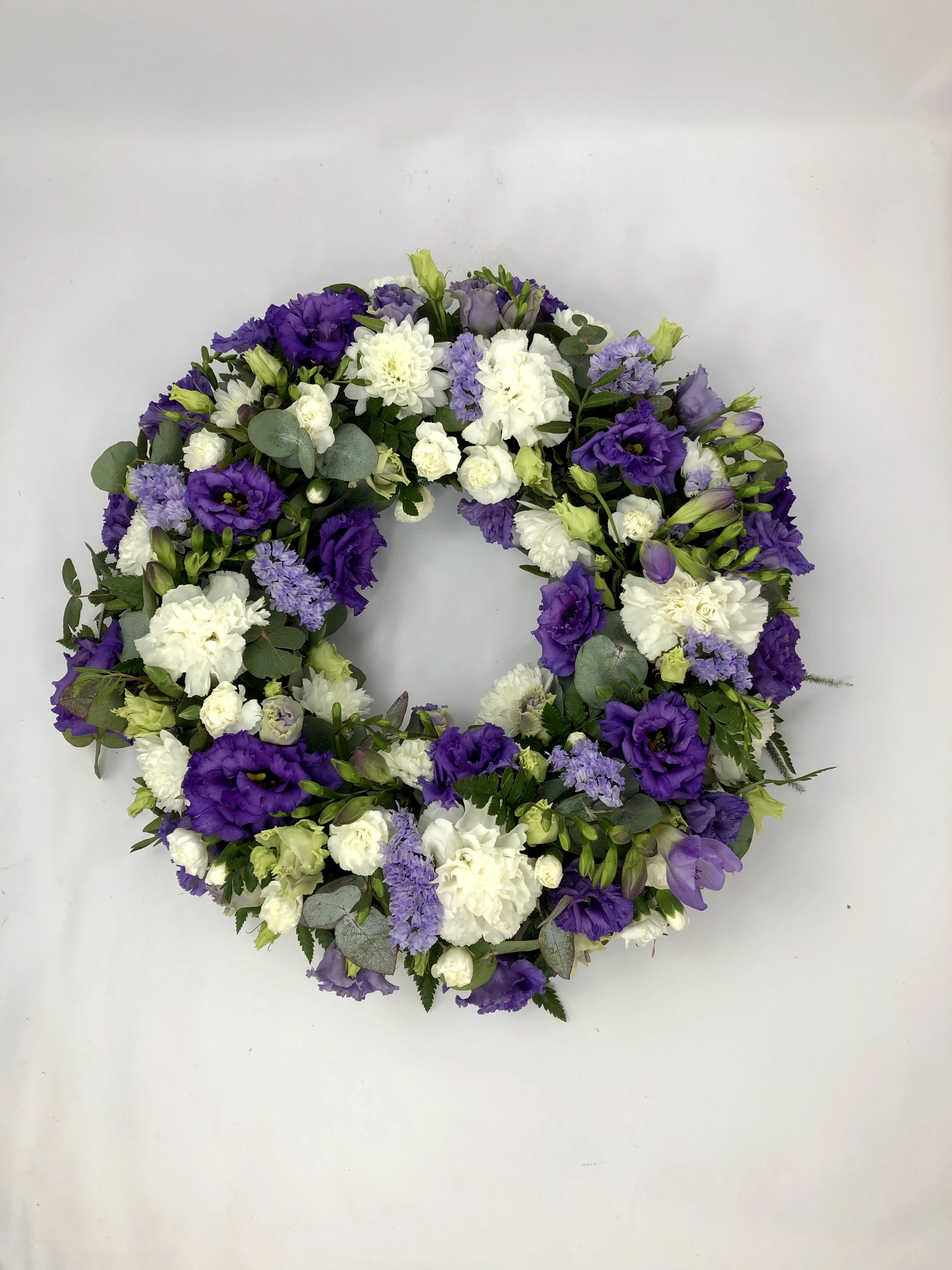 Classic Wreath - Blue and White Large