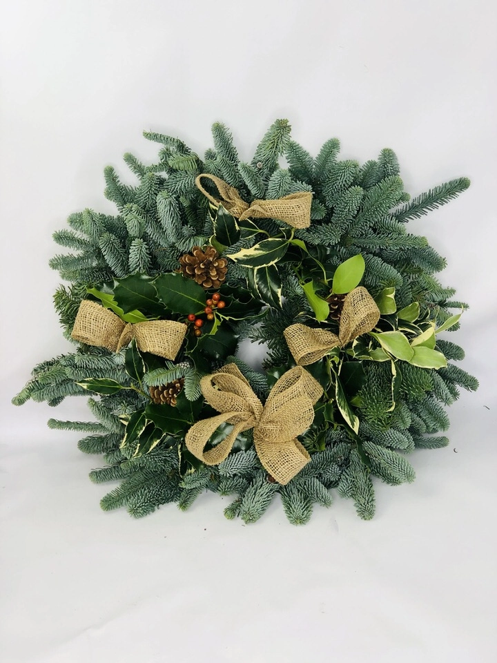 Traditional Christmas Holly Wreath - Natural