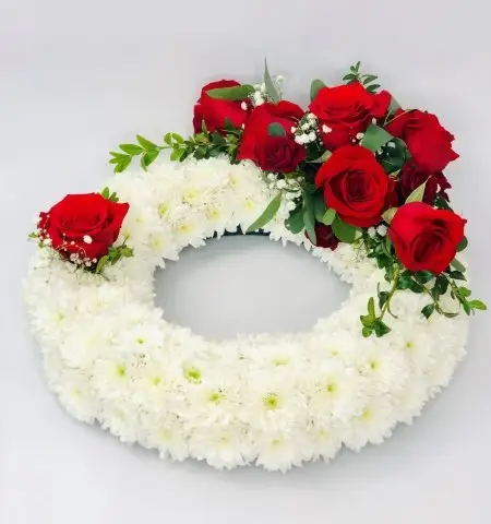 Traditional Wreath - White and Red Large
