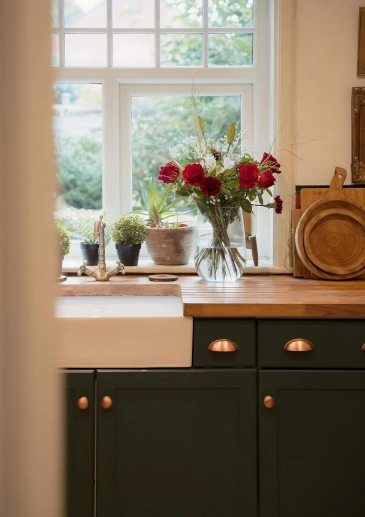Liverpool Florist Booker Flowers and Gifts Delivering Flowers Fresh Vase