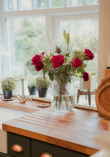 Liverpool Florist Booker Flowers and Gifts Delivering Flowers Red Fresh Flowers