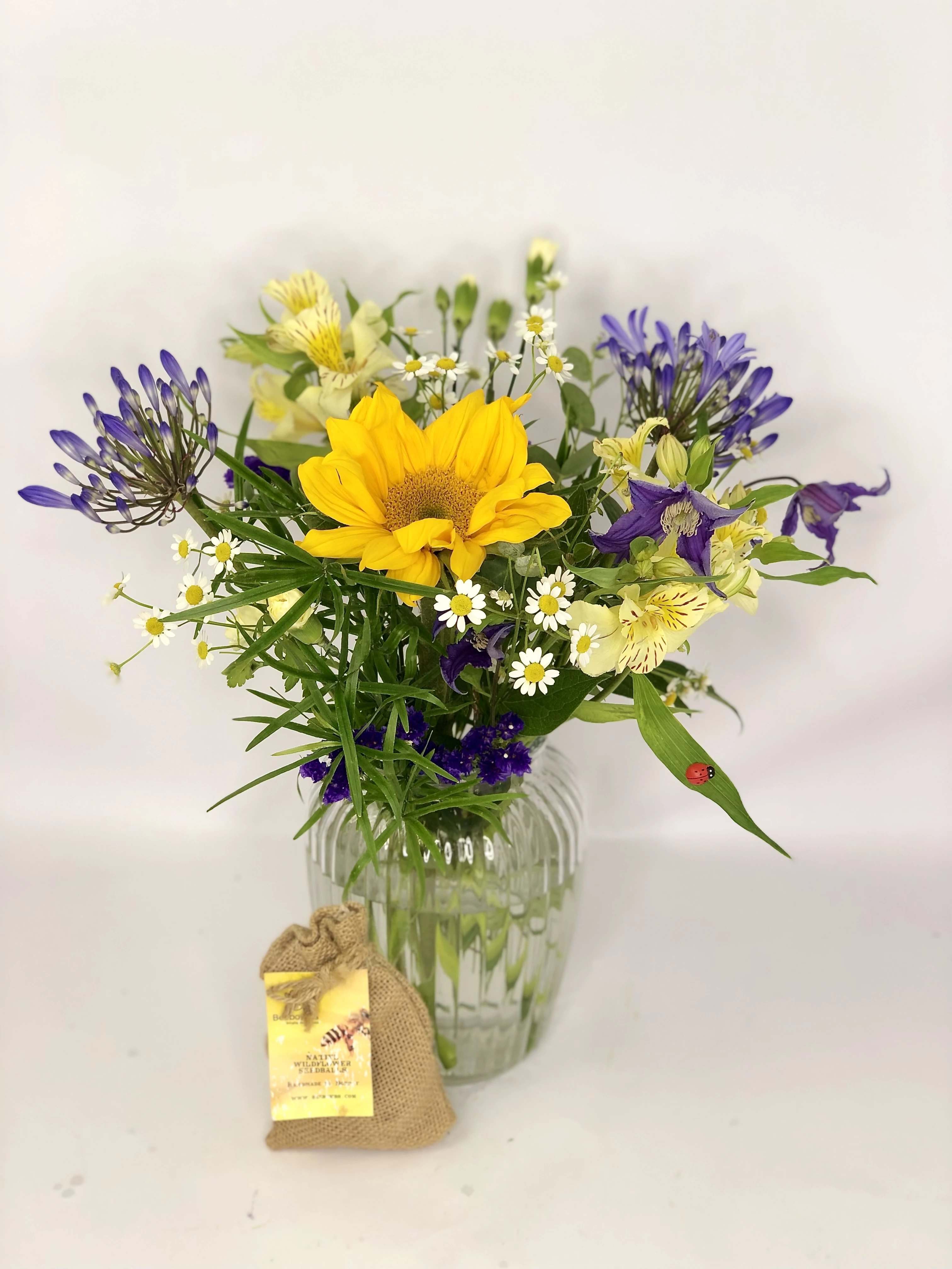 Beeutiful Sunflower Vase with Beebomb