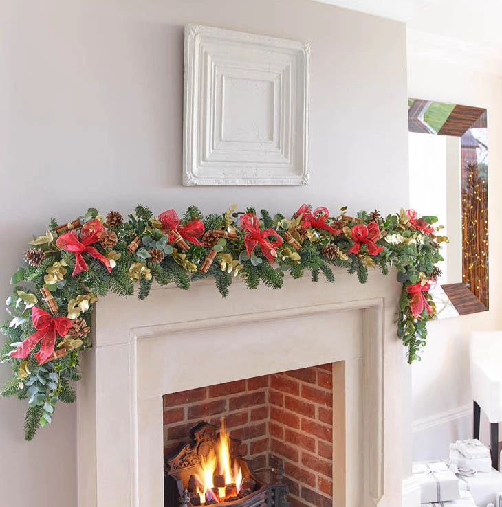 Christmas Festive Favourites Garland - 6ft