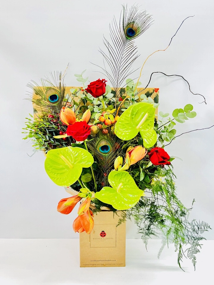 Feliz Navidad Christmas Handtied Bouquet