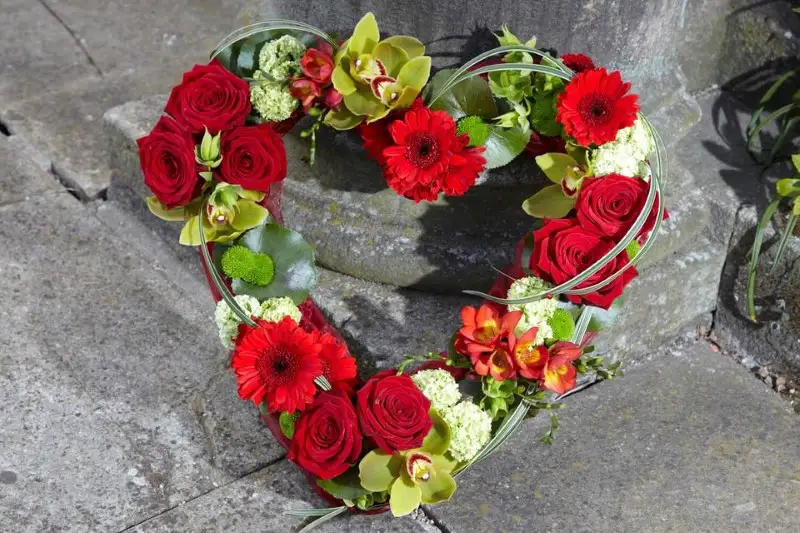 Funeral Open Heart Red and Green