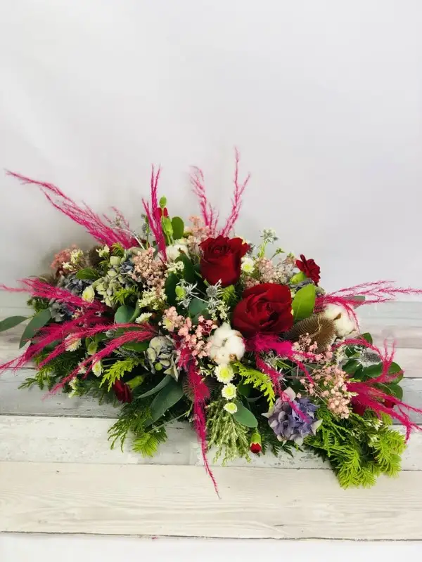 Happy HolIy Days Christmas Long Table Centrepiece