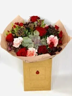 Making Memories Christmas Bouquet Large