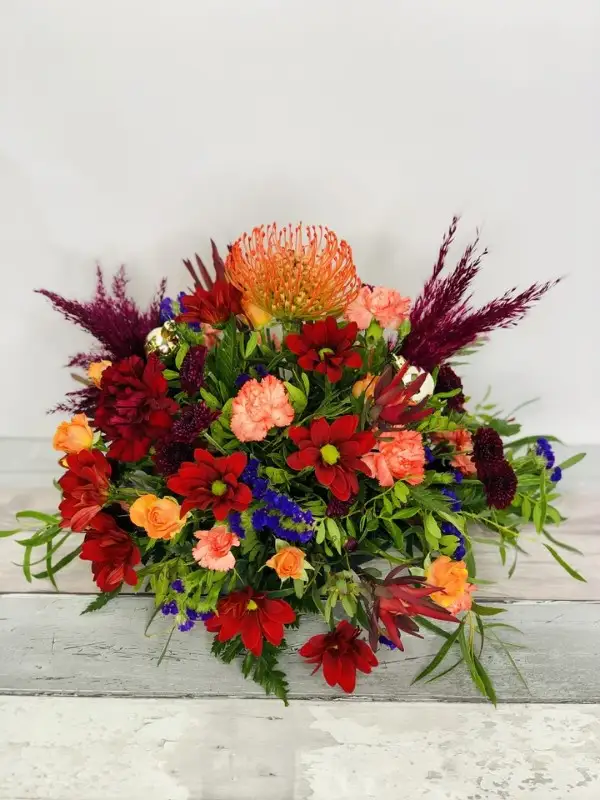 Mulled Wine Christmas Table Arrangement