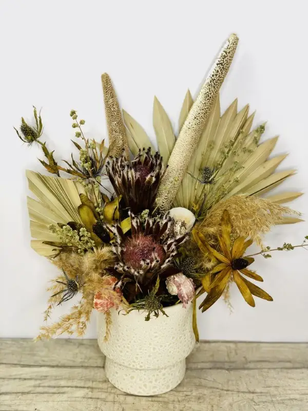 Seashore Dried Flower Arrangement Seashore Dried Flower Arrangement